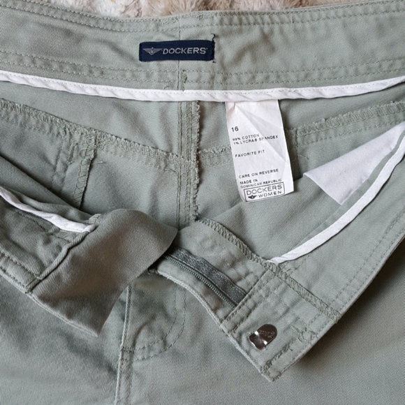 Dockers Women Sage Green Shorts - Picture 3 of 6